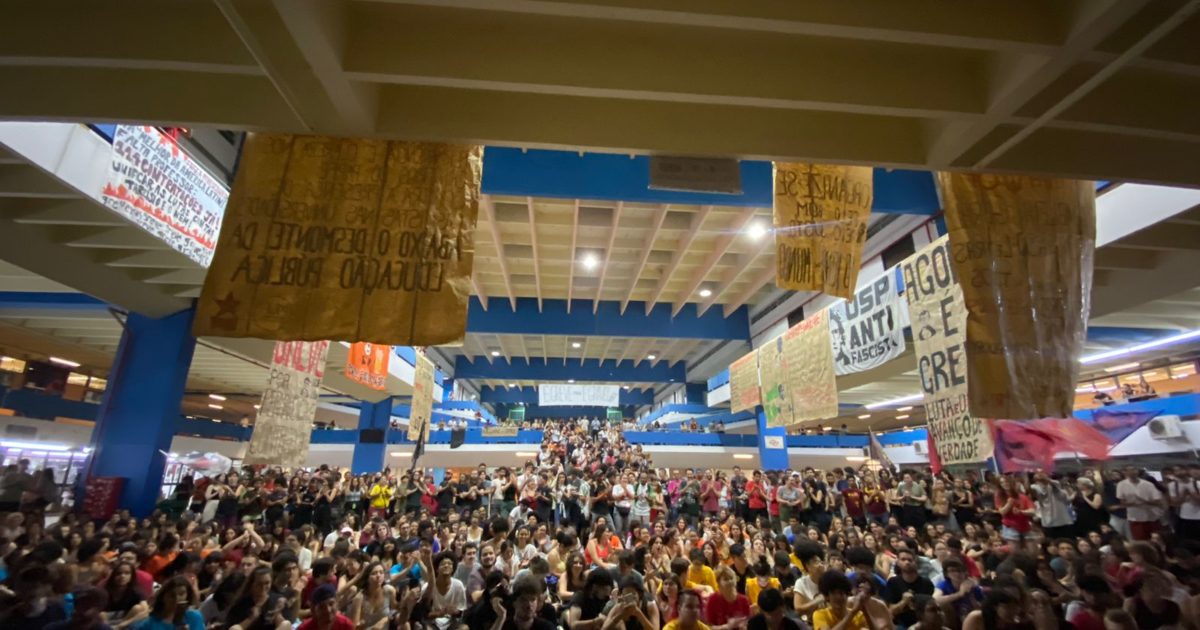 Frente Parlamentar em Defesa das Políticas Afirmativas elabora Manifesto de Apoio à Greve na Universidade de São Paulo