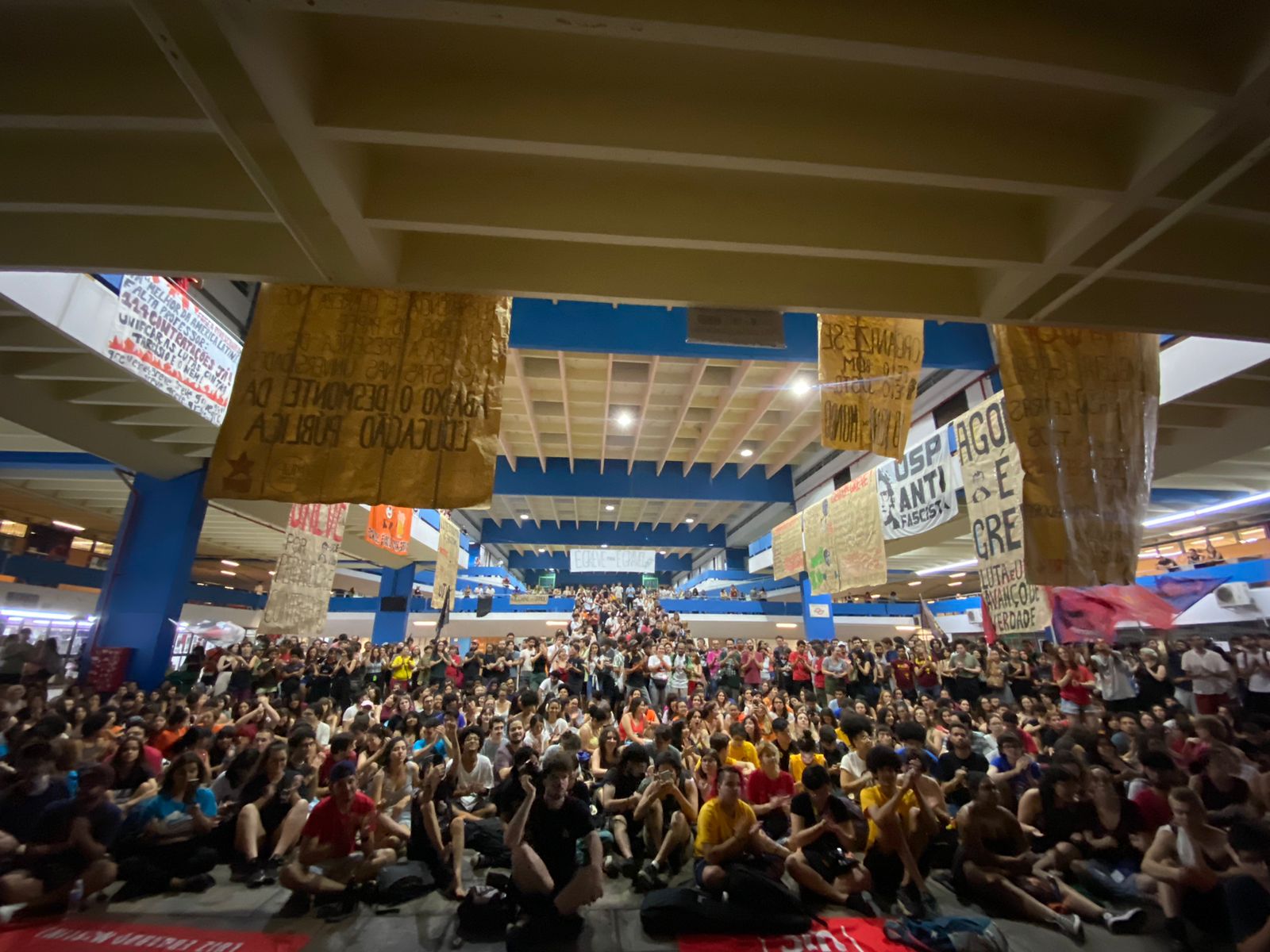 Frente Parlamentar em Defesa das Políticas Afirmativas elabora Manifesto de Apoio à Greve na Universidade de São Paulo